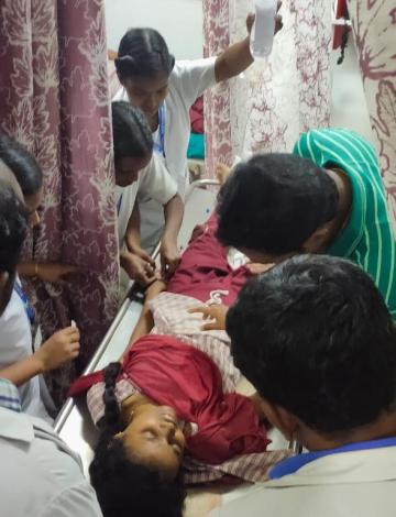 Kanyakumari bus accident 10 school girls injured Tamil Nadu